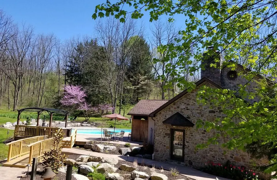 Hawk Mountain Bed & Breakfast-1