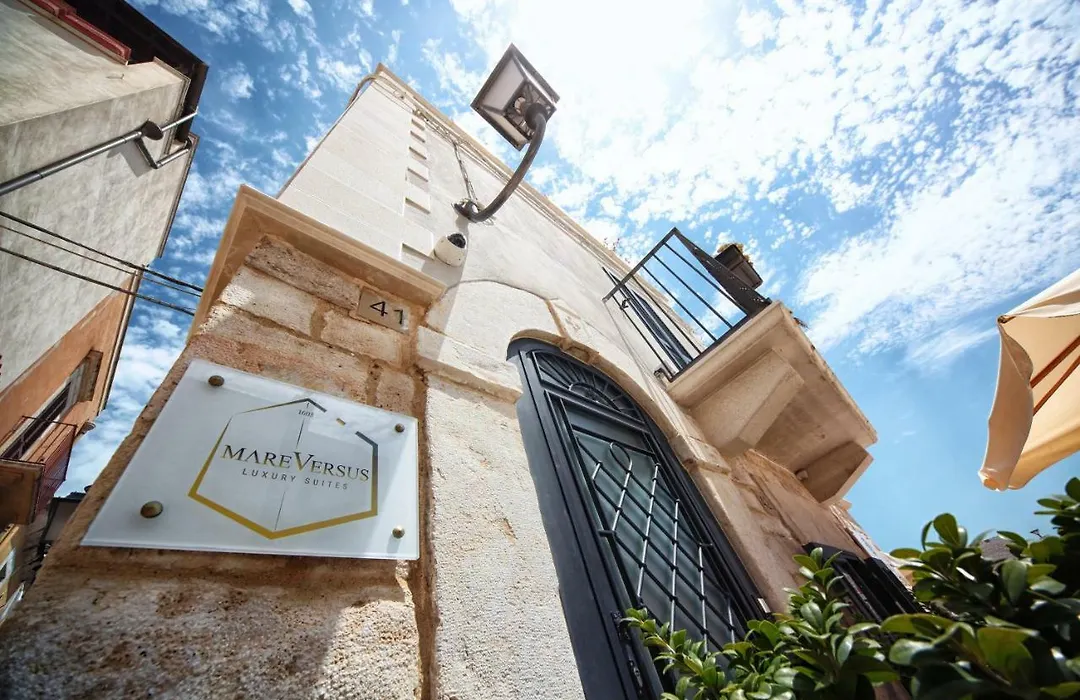 Mare Versus Luxury Suites-1