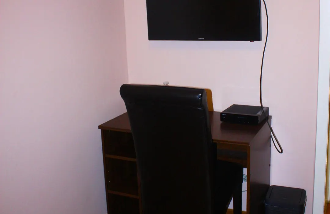 Eu B&B-1