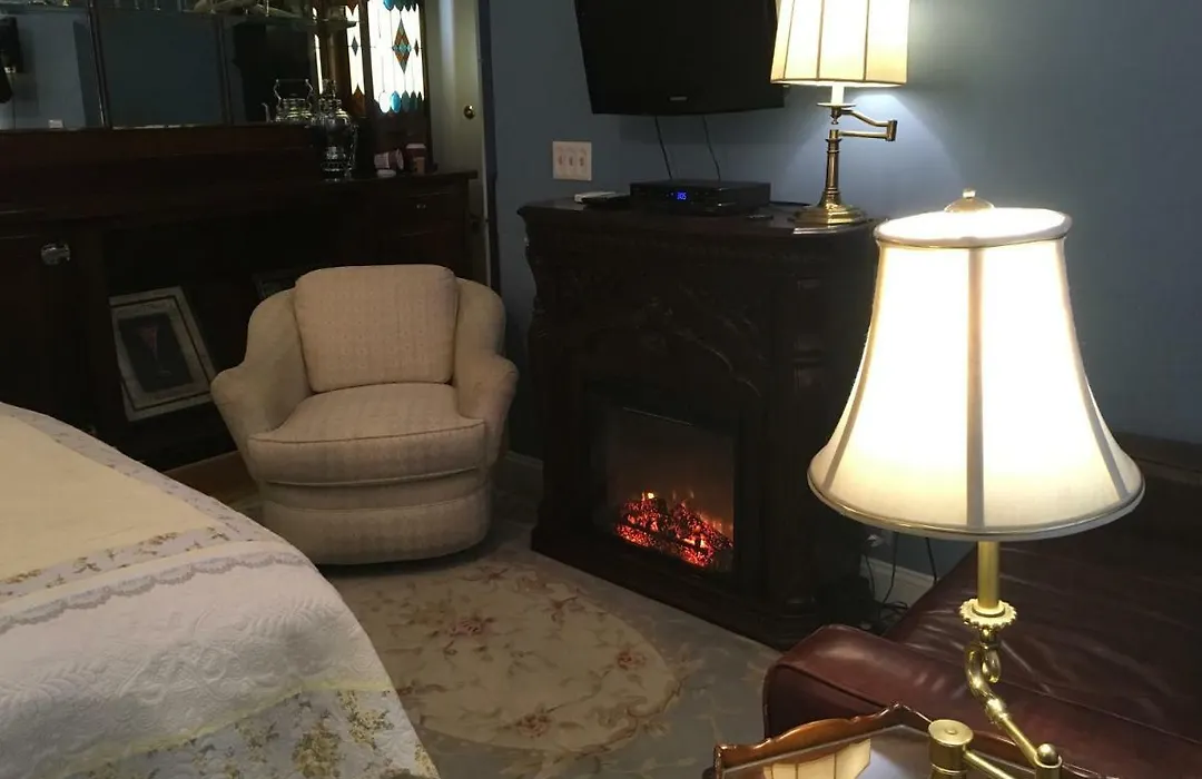 The Red Hook Country Inn, An "Old Rhinebeck" Bed & Breakfast-1