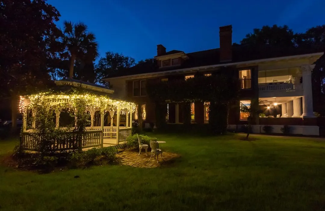 Herlong Mansion Bed & Breakfast-1