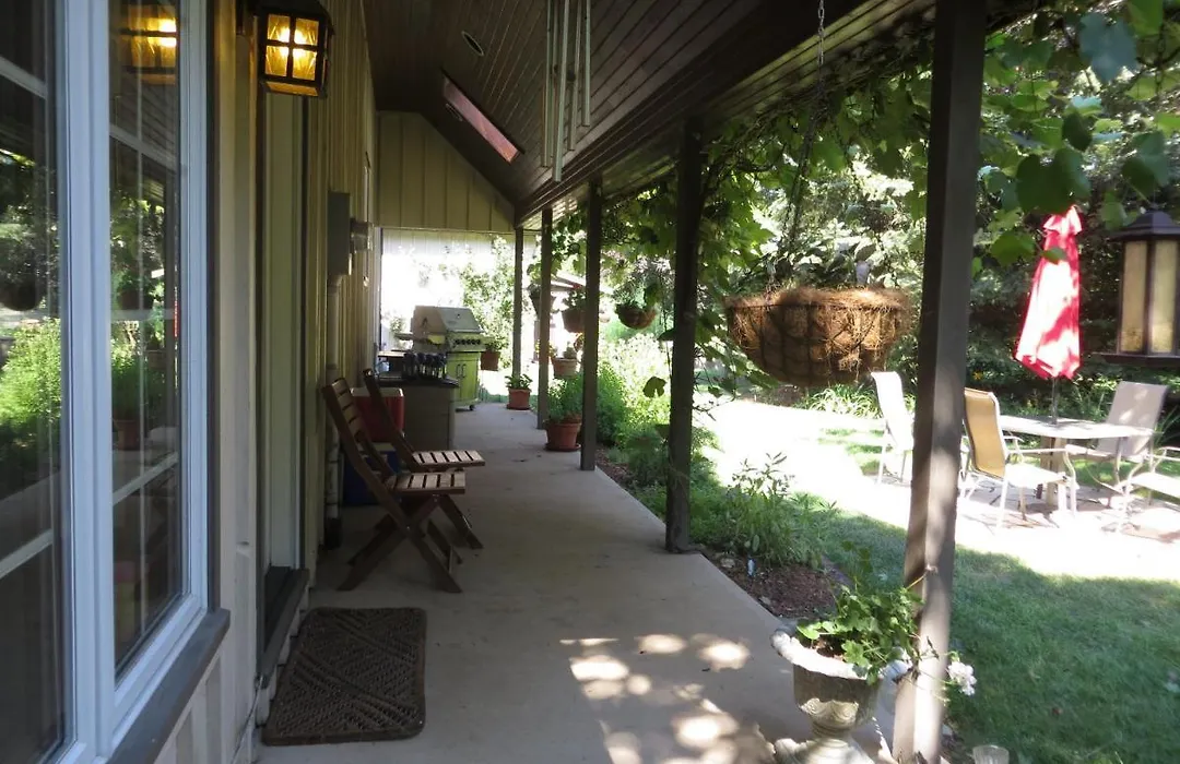Cedar Gables Bed & Breakfast-1
