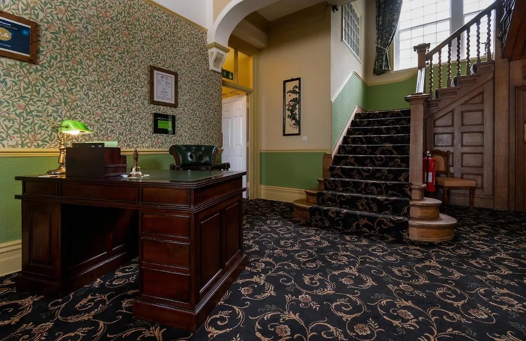 Crown Lodge-1