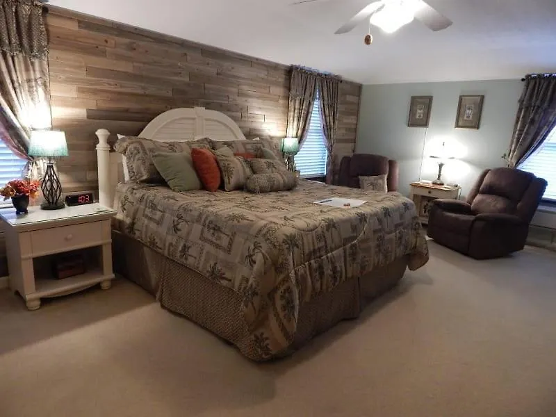 Brookside Mountain Mist Inn-1