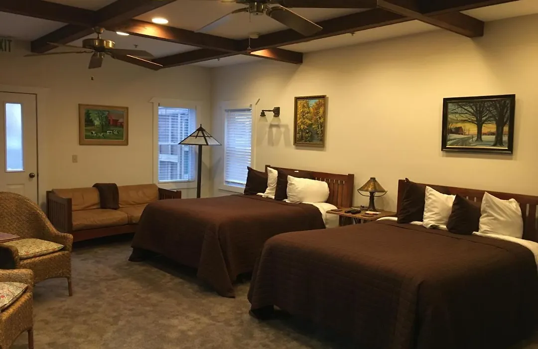 Lake Pointe Inn-1
