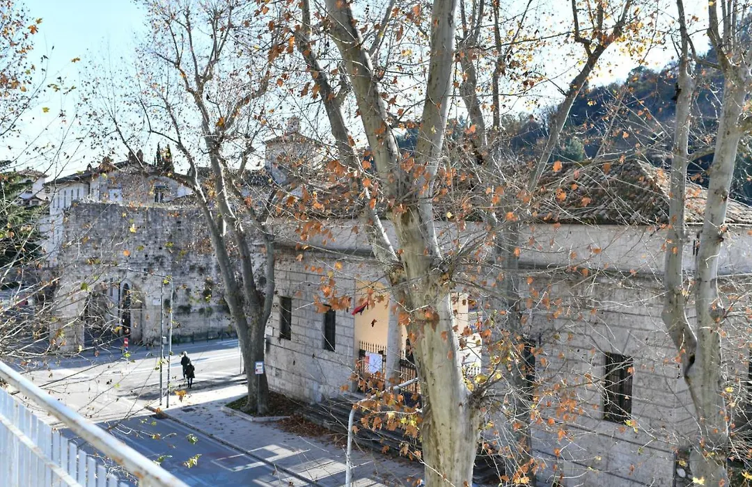 B&B Porta Romana-Language And Art-1