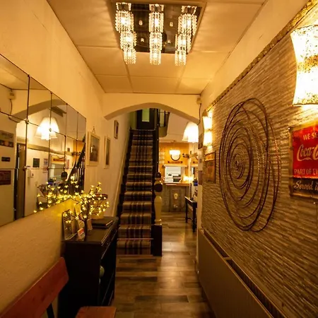 Manor House-2