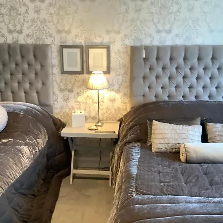 Birtles Farm Bed And Breakfast-2