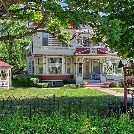 Grand Victorian B&B Inn-3