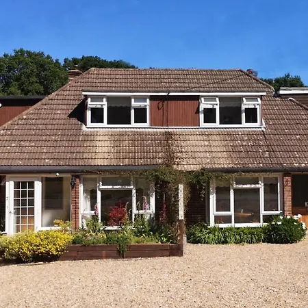 Abacus Bed And Breakfast, Blackwater, Hampshire-2