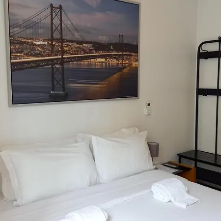 Fado Bed & Breakfast - Santos-3