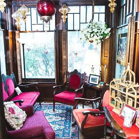 Faunbrook Bed & Breakfast (Adults Only)-3