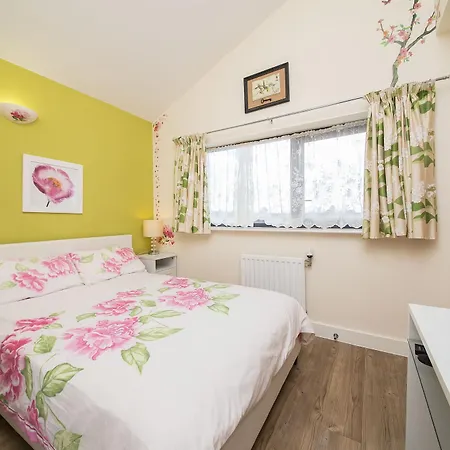 Rowan Park Lodge-2