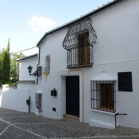 Salvatierra Guest House-3