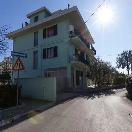 Guest House Il Faro-3