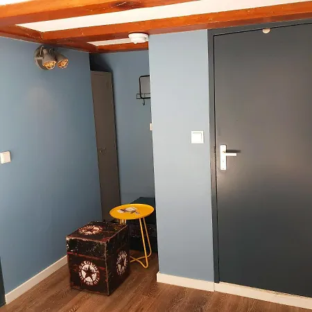 Urban Vibes Guesthouse-2