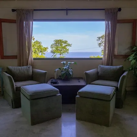 Mynt Retreat Bed & Breakfast-3