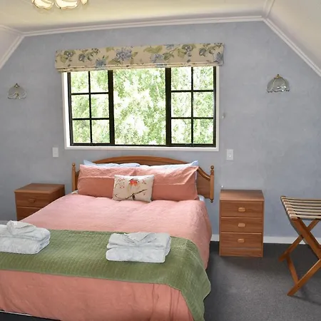 Creel House Bed And Breakfast-3