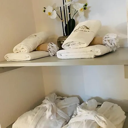 Private Spa Lux With Whirlpool And Sauna In Zurich-3