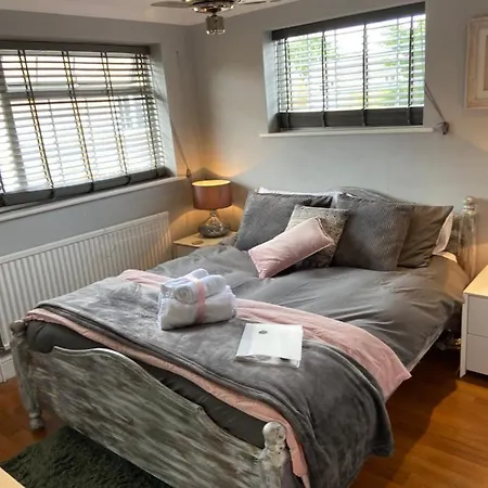 Wisteria Guest House-2