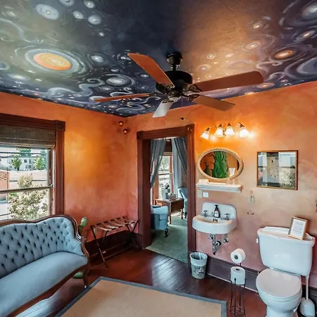 Mamere'S Guest House-2