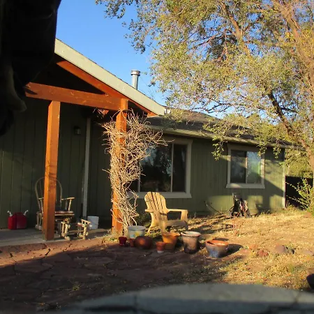 Peaks Wildernest House Bed And Breakfast-2