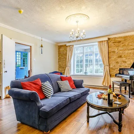 Pendennis Lodge-2