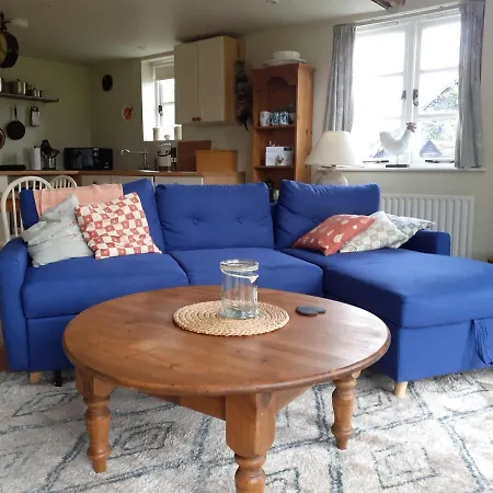 Field Farm Cottage B&B-2