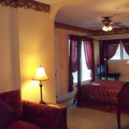 Inn At 835 Boutique Hotel-2