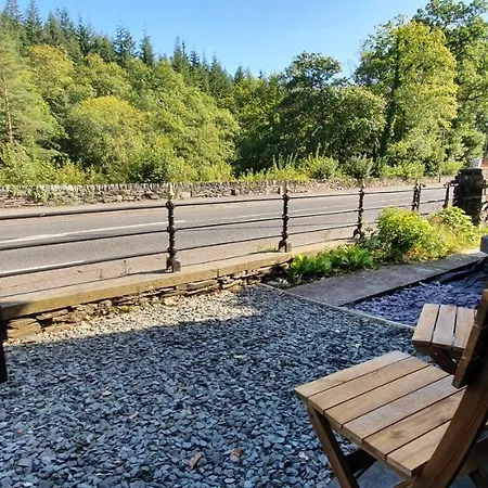 Cae Garw Guest House-2