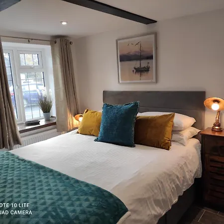 The Blackbird House, Apartments And Studios-3