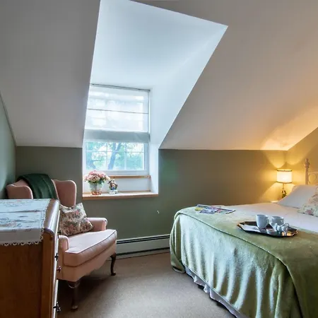 Hastings House Bed & Breakfast-3