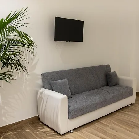 Beltrani Rent Rooms-3