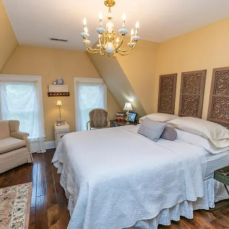 Riverside Gables Bed And Breakfast-3