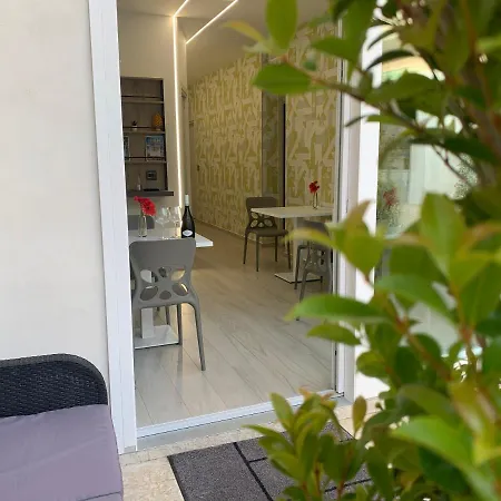 Thalya Luxury Rooms-3