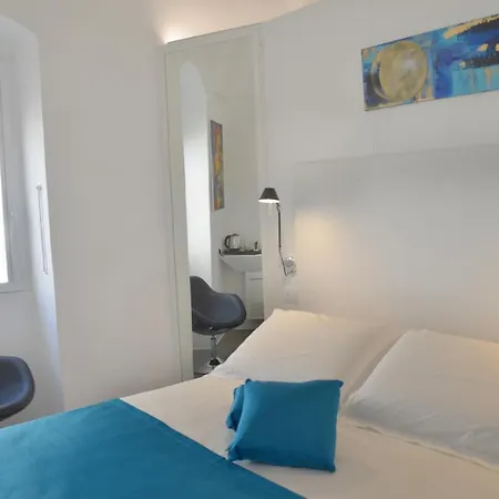 Sunshine Luxury Rooms-3