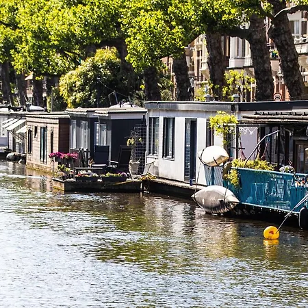 Amsterdam-Houseboat-Amstel-2