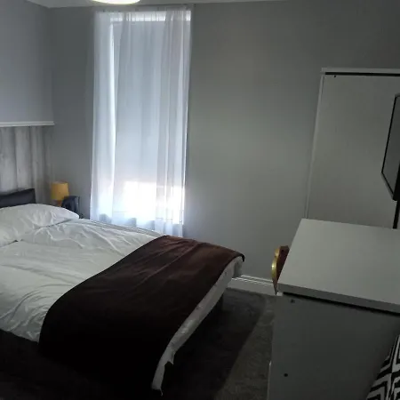 Oaktree B&B-3