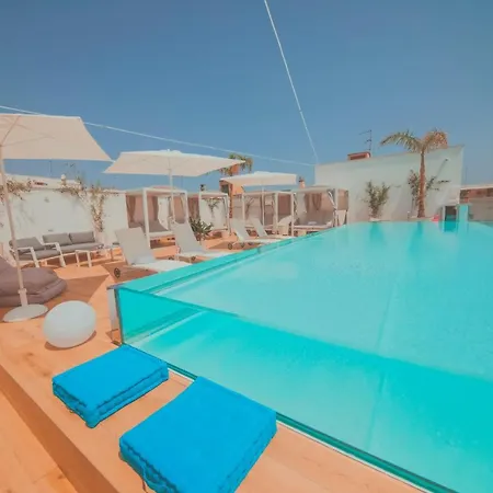 Naucleros Suites-3