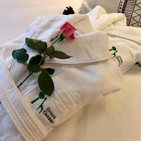 Other Garden - Luxury Bed And Breakfast-2