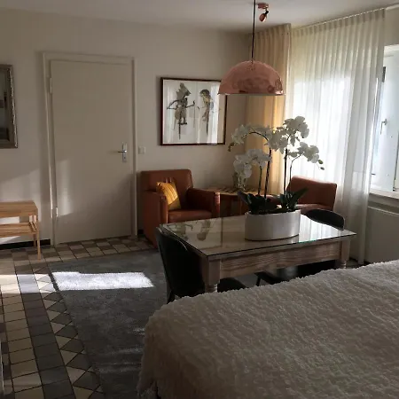 Bed&Breakfast Haus unter den Linden-3