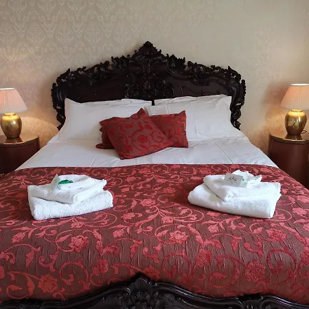 Bowden House B&B-2
