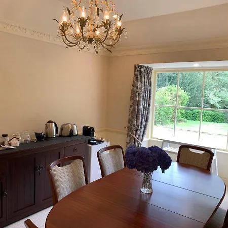 Pin Oaks Luxury Bed & Breakfast-2