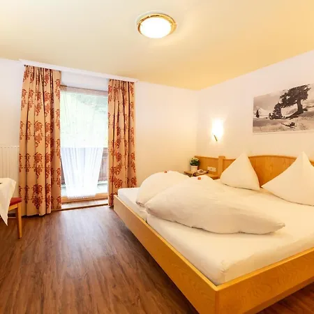 Hotel Garni Tyola-3