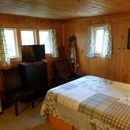 Northwoods Cottage Bed And Breakfast-2