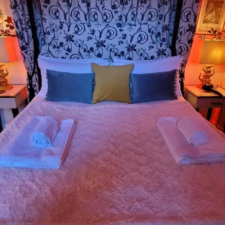 Ravenscroft B&B-2