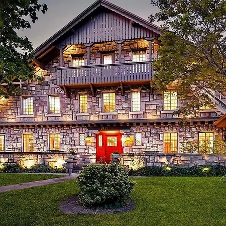 Stone Chalet Bed & Breakfast Inn-2