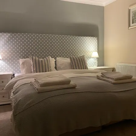 The Gables Bed & Breakfast-2