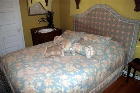 La Boheme Restaurant & B&B-3