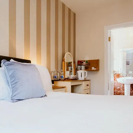Plougastel House B&B-3